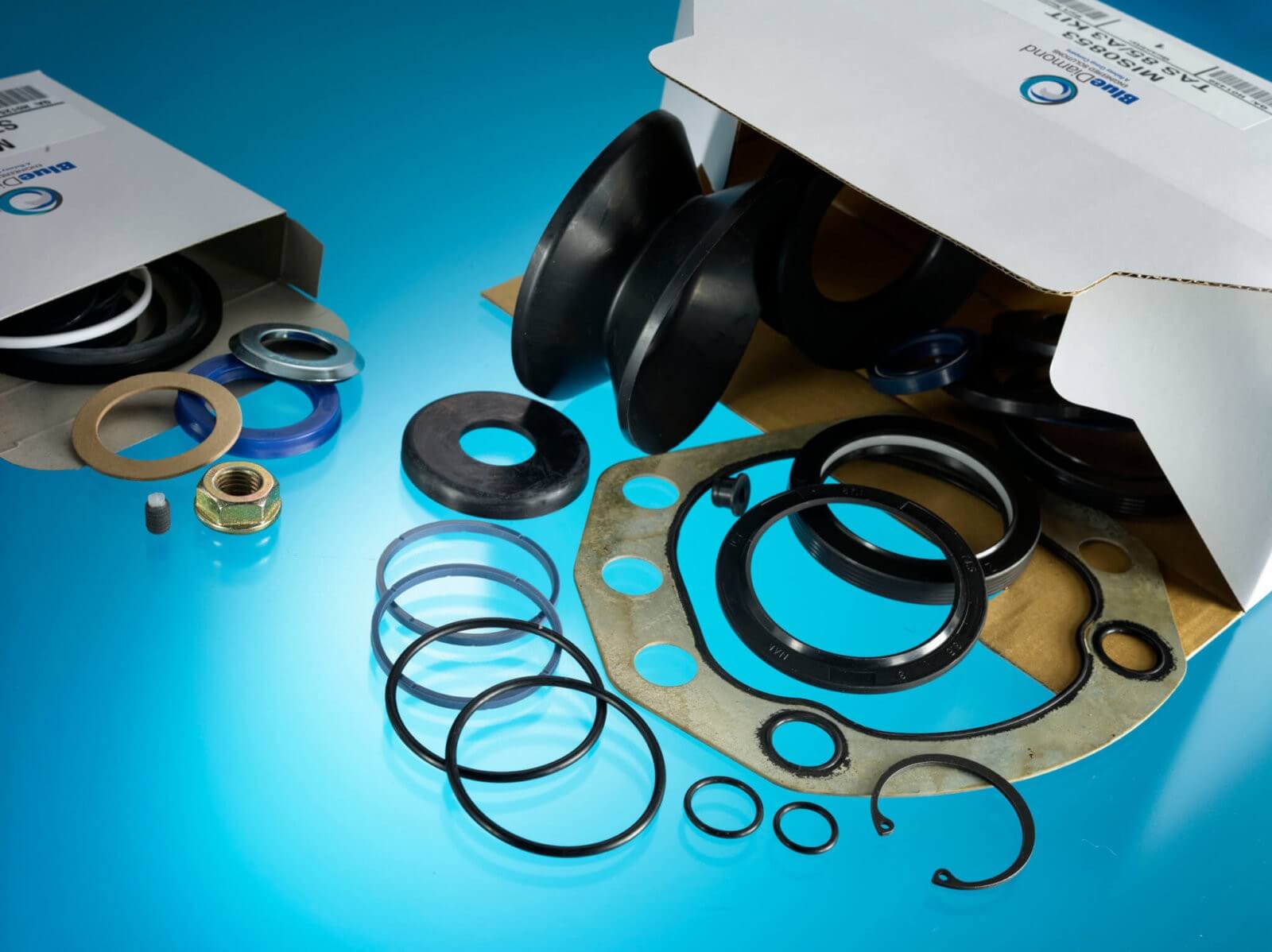 Automotive Parts Multi component kit. Circlips, O-Rings, Nuts and Bolts in a component kit box